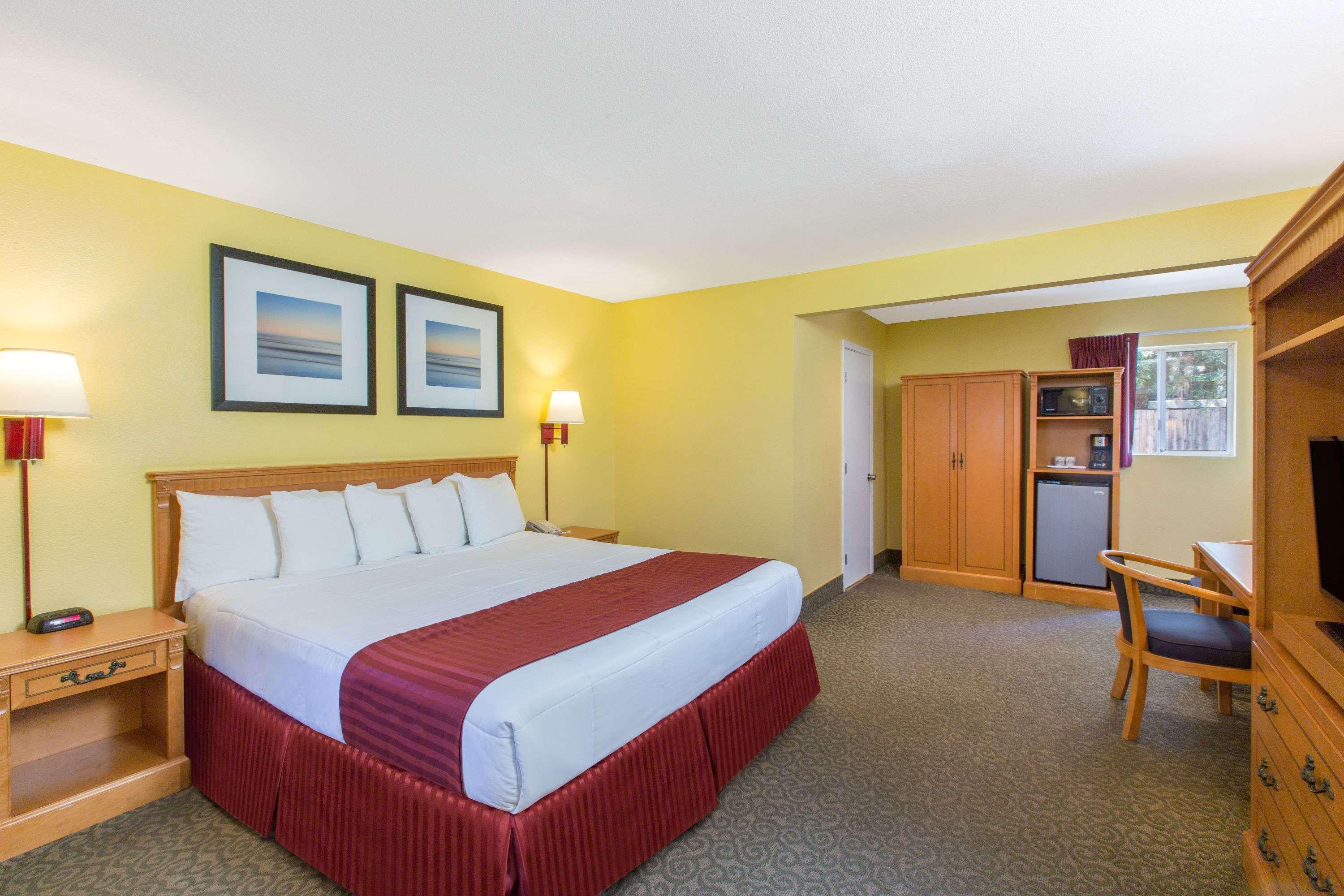 Days Inn By Wyndham Redwood City Exterior foto