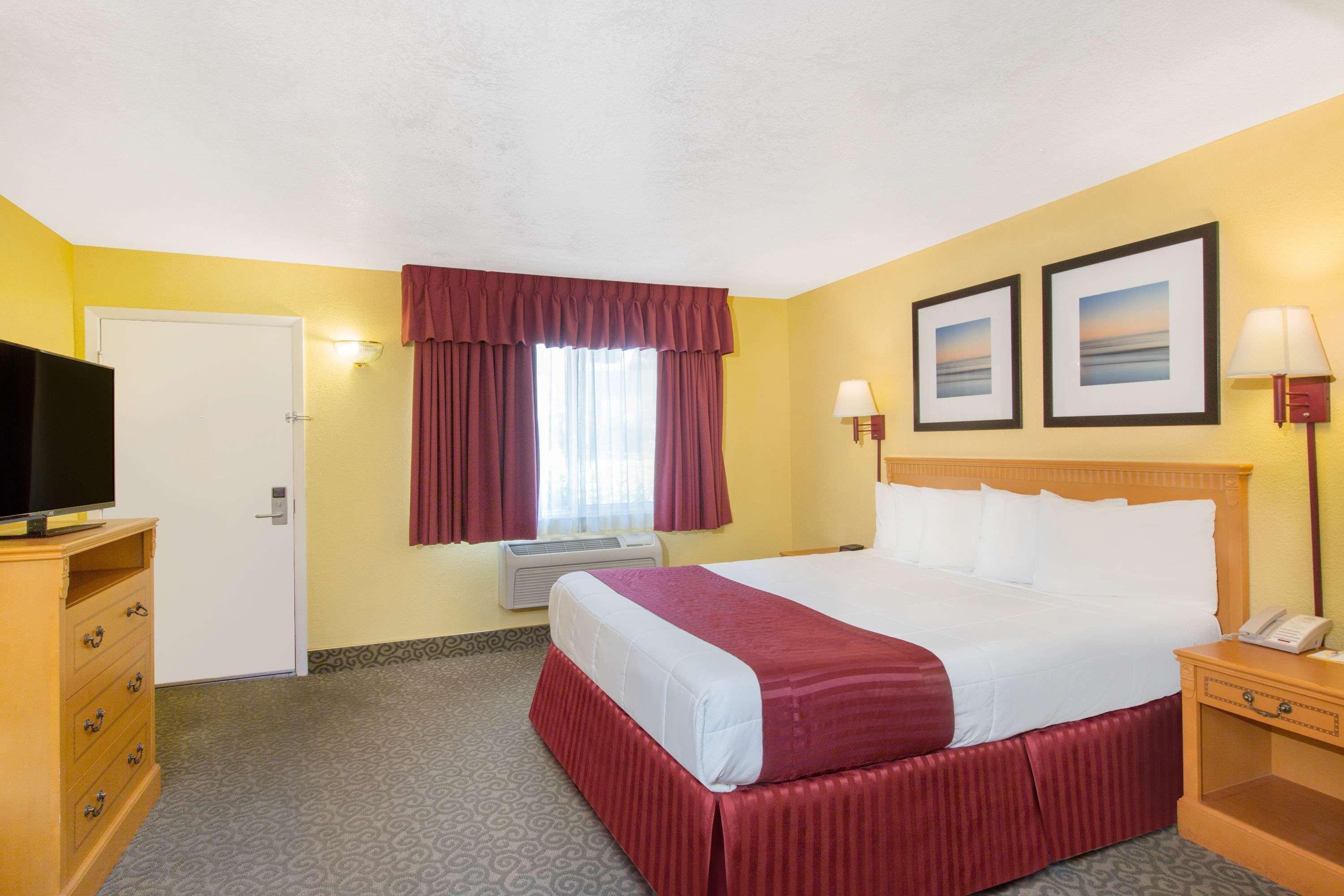 Days Inn By Wyndham Redwood City Exterior foto